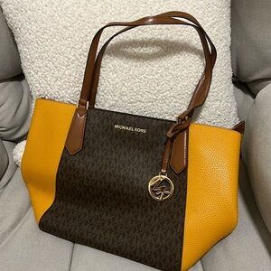 Michael kors brown and mustard purse NWOT
